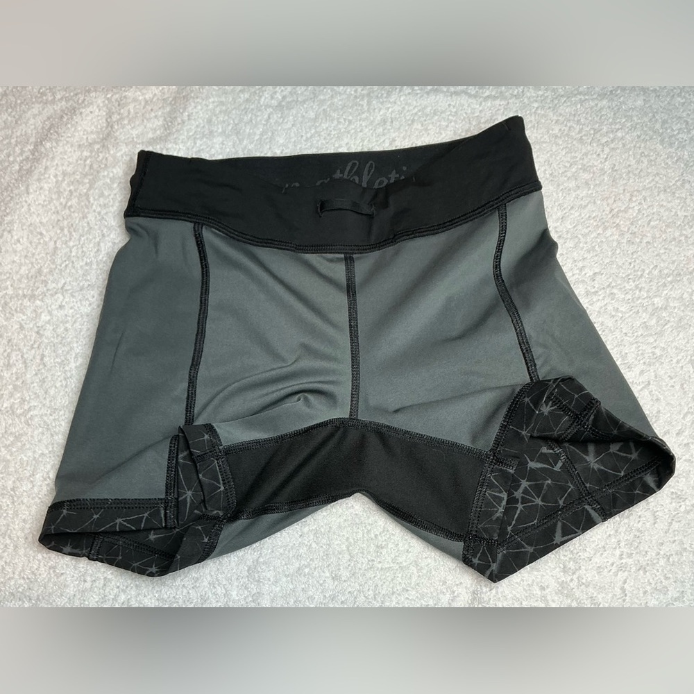 Lululemon Tight Stuff Short 4" - Black Geometric Print - Size [2 - Picture 7 of 7